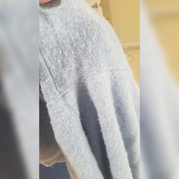 Ralph Lauren L baby blue wool V-Neck sweater - Picture 4 of 4